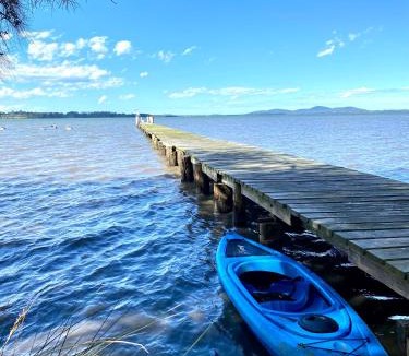 Coomba Bay House | Katandra Homestead, farm on the lake, close to beaches and national park