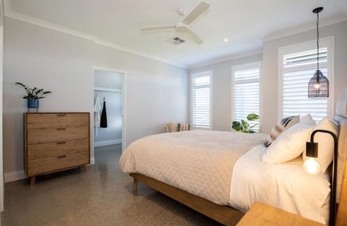 Dunsborough House | Kawana Retreat - modern Dunsborough holiday haven.