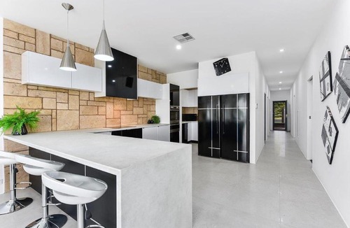 Mount Gambier Apartment | KENNEDY EXECUTIVE TOWNHOUSE
