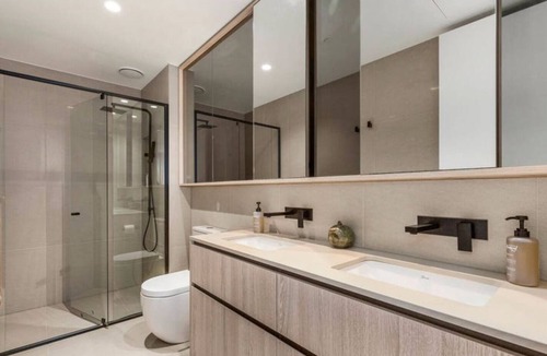 Kew Apartment | Kew 8 Night Stay Min Max 2 adults