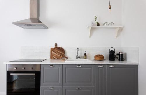 Richmond House | King Bed Studio in the Heart of Richmond