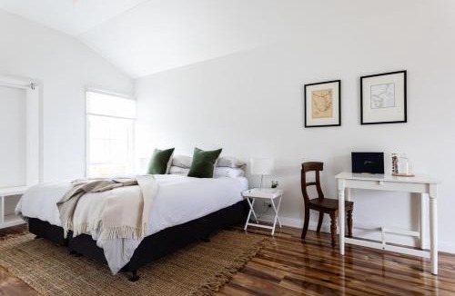Richmond House | King Bed Studio in the Heart of Richmond