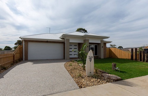 Cowes House | King parrott phillip island - short walk into town and the beach