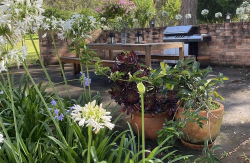 Fosterton House | Kingaley Farmstay - riverside 20 acres of bliss - outdoor fire heated bath!
