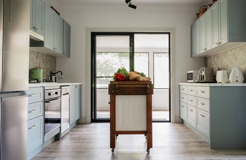 Broughton Vale Cottage | Kingfisher Cottage - Country Cottage in Berry