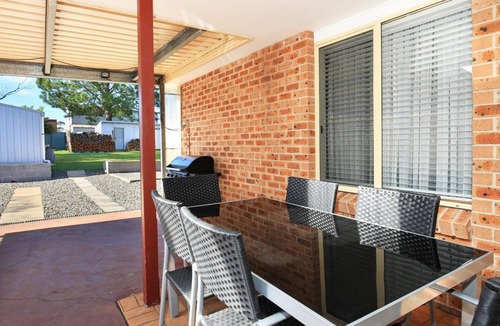 Sanctuary Point House | Kingfisher - Pet-Friendly - 10 Min Walk to Beach