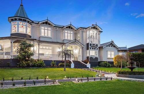 Frankston South House | Kirinaran Manor | Pool & Games Room