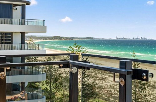 Coolangatta Apartment | Kirra Coastline Luxury | Oceanfront Level 12| Pool