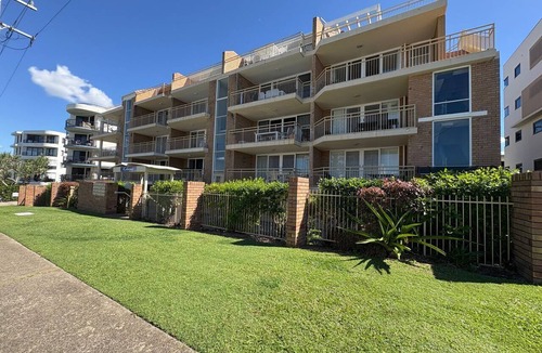 Caloundra Apartment | Kokomo Unit 4| Central Beachside Retreat Near kings & Bulcock Beaches