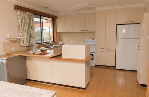 Dunbogan House | Kookas Nest - waterfront, tranquil setting