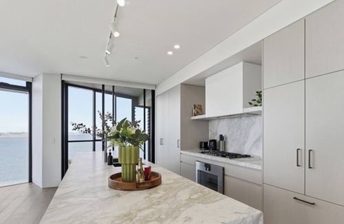 Brighton-le-Sands Apartment | KozyGuru | Brighton-Le-Sands | Luxury Bay View Apt