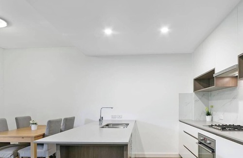 Waitara Apartment | KOZYGURU | Waitara | Kozy 2 Bed APT | Walk to Train Station | NWA008