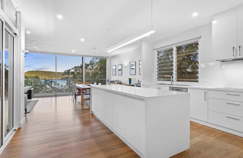 Pretty Beach Central Coast House | La Belle - effortless coastal lifestyle