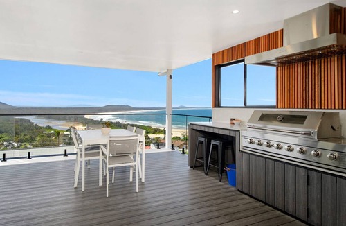 Crescent Head House | La Mer, 19 Dulconghi Street