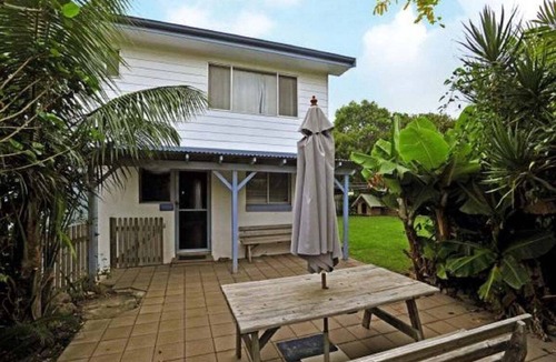 Bendalong House | Lagava ~ Two Storey House with ocean glimpes