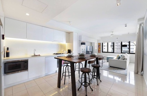 Darwin City Centre Apartment | Lagoon Panorama Relaxed Waterfront Escape near CBD