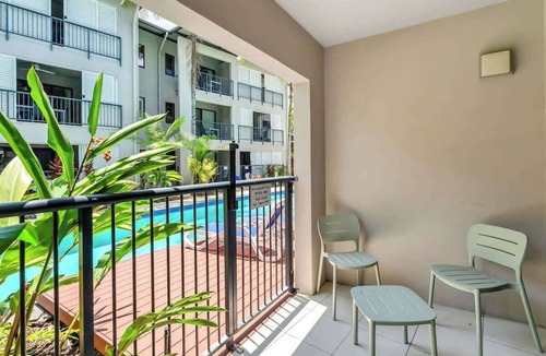 Trinity Beach Apartment | Laguna Edge—Swim-Out Studio, near Sea & Dining