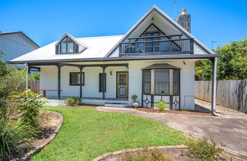 Currimundi House | Lake House 3BRM Currimundi Lake Retreat