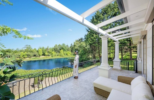 Wentworth Falls House | LAKE HOUSE AT TABLELAND ESTATE PRIVATE LAKE RETREAT