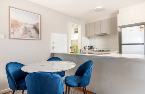 Greenway Apartment | Lake & Mountain Escape Greenway
