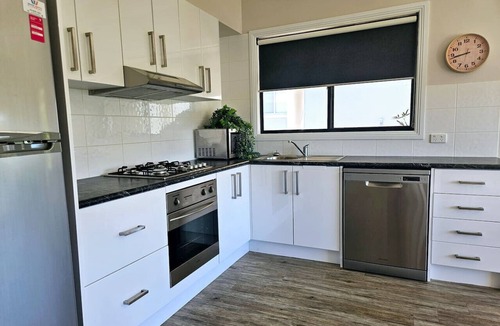 Lake Hume Village Apartment | Lake View Villa 2 - Lake Hume Resort