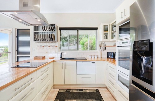 Yungaburra House | Lakefront Retreat with Fire Pit & Lake Access | Oleander Escape