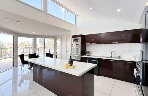 Patterson Lakes House | Lakefront/View/Swimming Pool/6B4B/Shopping Nearby