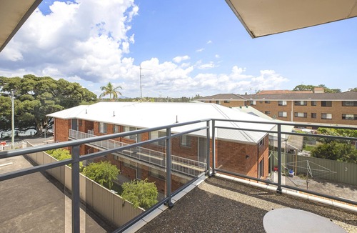 Forster Apartment | Lakeside. Breezy. Serendipity.