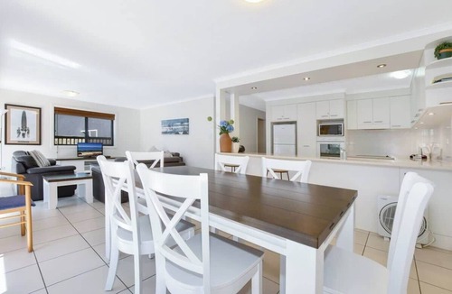 Mooloolaba Apartment | Lamer 1 Beach Access Courtyard Apt