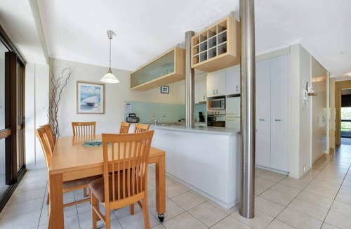Mooloolaba Apartment | Lamer 5 Beachfront Apt Mooloolaba