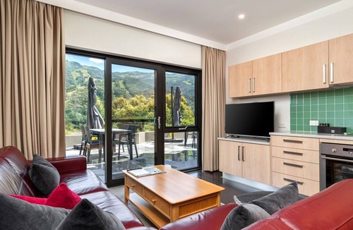 Thredbo Apartment | Lantern 13- Deluxe Apartment nestled in the Snowy Mountains.
