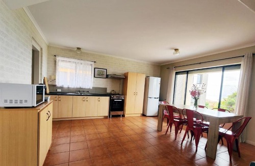 Hallett Cove Apartment | Large Apartment with sunsets, sea views, free parking, laundry, wifi and netflix