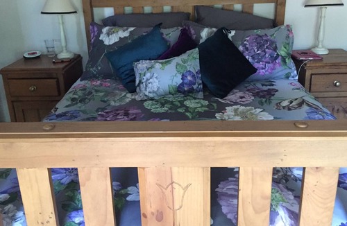 Jindabyne Cottage | Large comfortable cottage for your mountain holiday