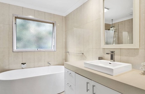 Anglesea House | Large Family Home Sum