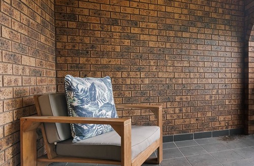 Waratah West House | Large Home in Waratah