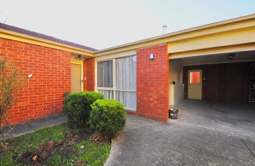 Glen Waverley House | Large, spacious group stay, quiet area with a private yard, central in Melb S/E
