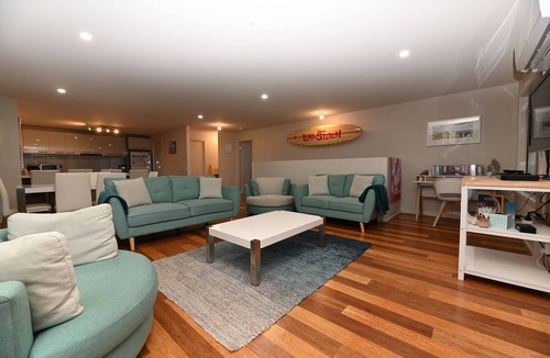 Waratah House | Large Waratah Bay Beach House. Wweeping views of Wilsons Prom & 400m to beach.