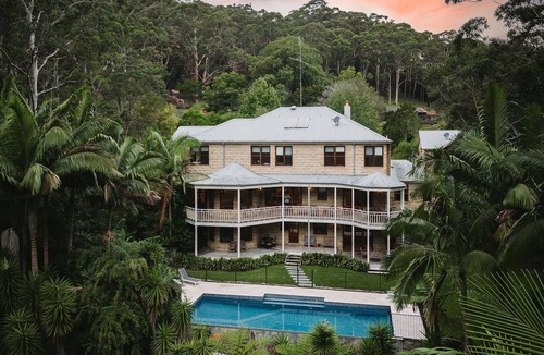 Holgate House | LE CHATEAU - POOL, Terrigal, Sleeps 18, Heated Spa, 8 Bedrooms, Acreage stay