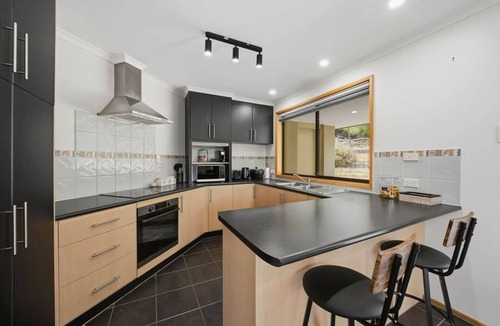 Lenah Valley House | Lenah Valley Hobart Family Home 3 Bedrooms Near City