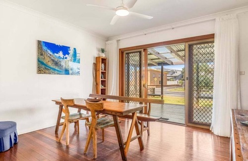 North Creek House | Lennox Beach Shack – Classic Coastal Stay Near the Beach