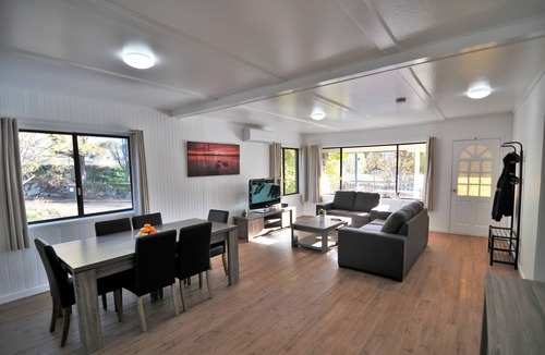 Jindabyne Hotel | Leski Club