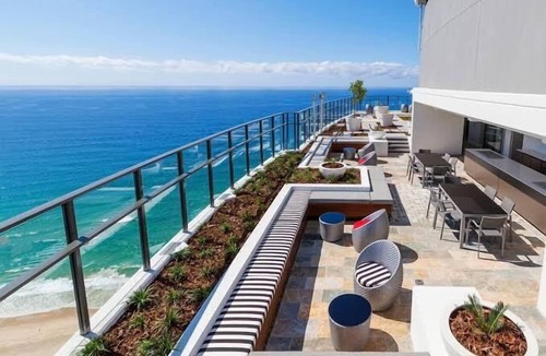 Surfers Paradise Apartment | Level 11 Ocean view Escape