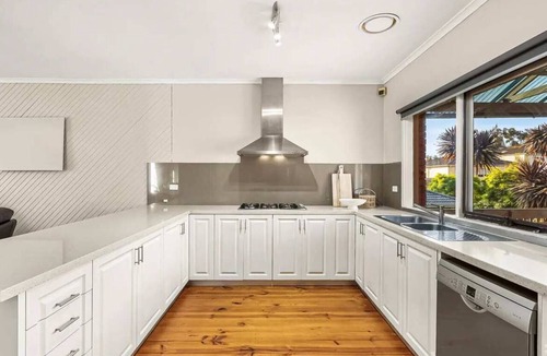 Templestowe House | Light filled 4 Bed pool home in Quiet neighborhood