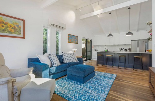 Port Macquarie House | Lighthouse Beach Luxury - Beachside cottage just minutes walk from the beach