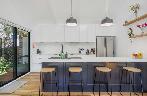 Port Macquarie House | Lighthouse Beach Luxury - Beachside cottage just minutes walk from the beach