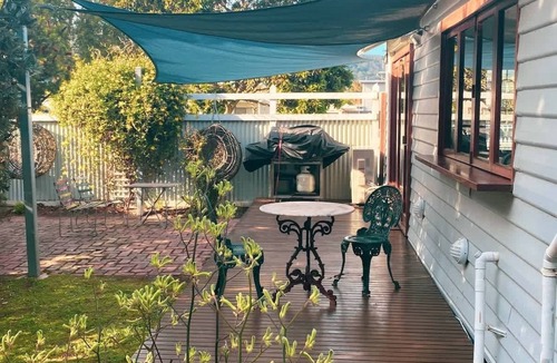 Apollo Bay House | Lighthouse Retreat - Pet Friendly Free Wifi