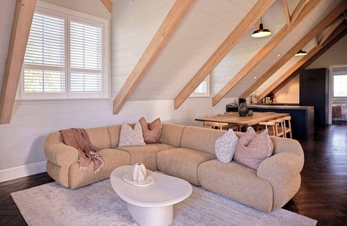 Berry House | Linnaeus Suite, Berry - by Linnaeus Collection