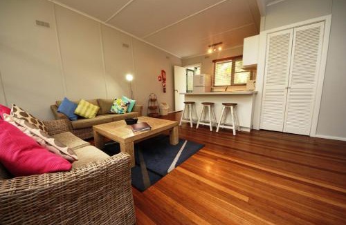 Arakoon House | Little Bay Cottage - 8 East Street South West R