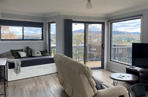 East Jindabyne House | Little Bivvy