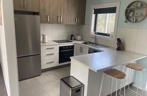 Riverside House | Little White House on Ecclestone, Riverside